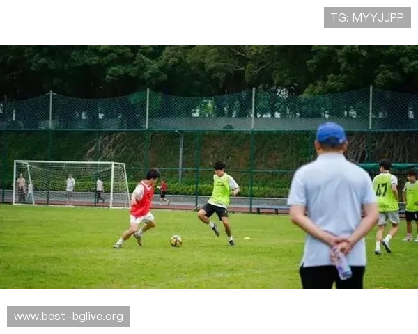 真人足球比赛中如何利用场上局势制定合理战术实现胜利目标